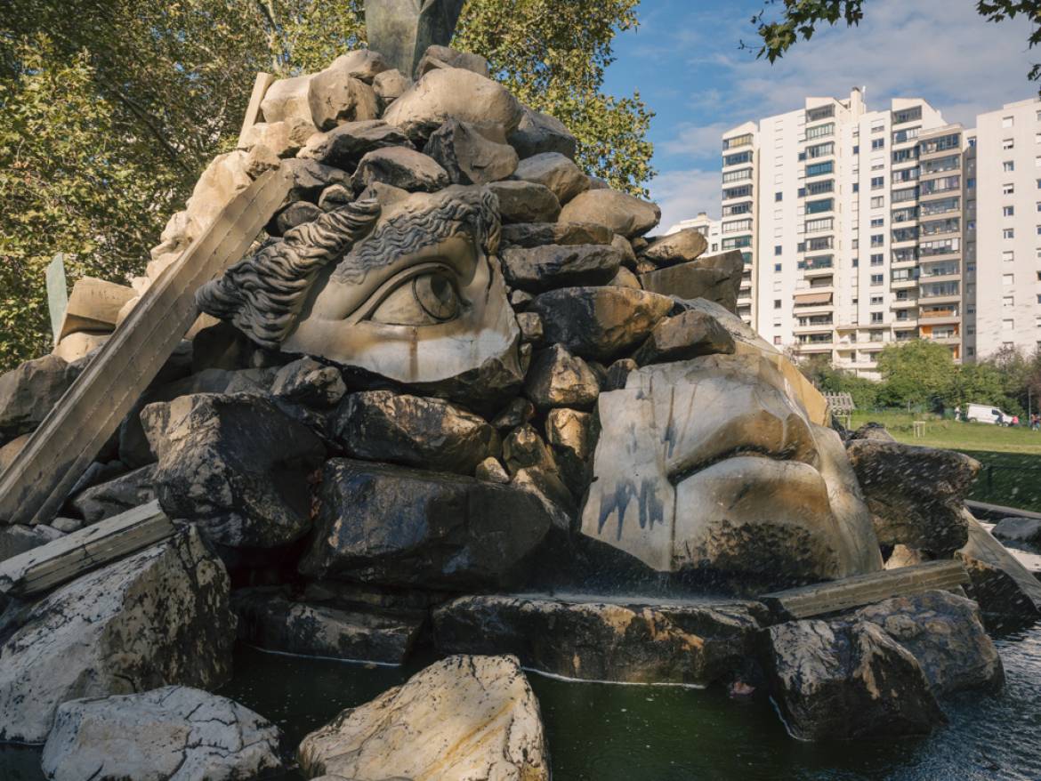 La fontaine des Géants sur l'esplanade de l'Europe